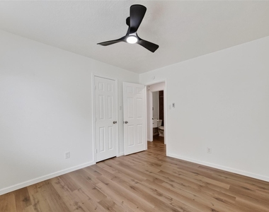 7403 Oak Walk Drive - Photo Thumbnail 25