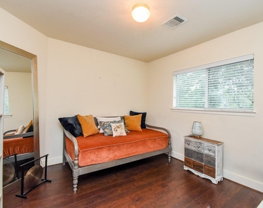 10735 Cobblecreek Way - Photo Thumbnail 25
