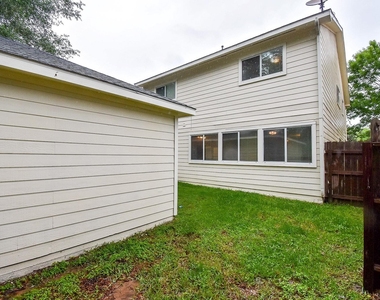 10735 Cobblecreek Way - Photo Thumbnail 30