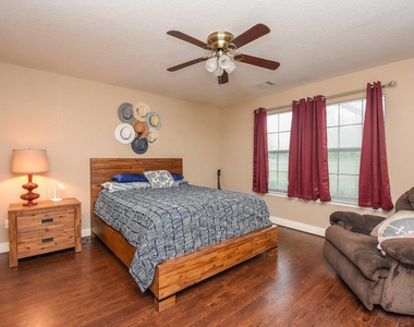 10735 Cobblecreek Way - Photo Thumbnail 13