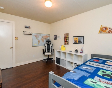 10735 Cobblecreek Way - Photo Thumbnail 23