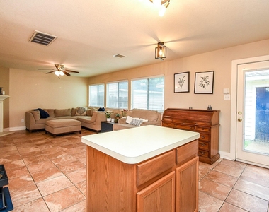 10735 Cobblecreek Way - Photo Thumbnail 10