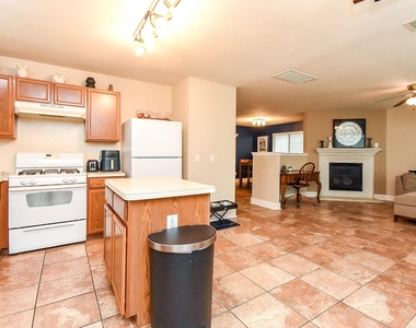 10735 Cobblecreek Way - Photo Thumbnail 11