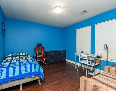 10735 Cobblecreek Way - Photo Thumbnail 21