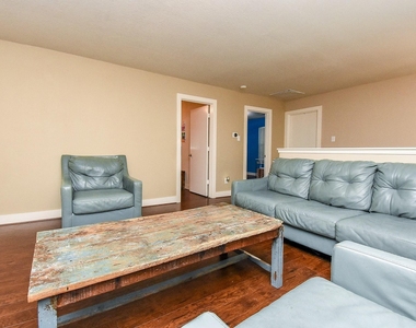 10735 Cobblecreek Way - Photo Thumbnail 19