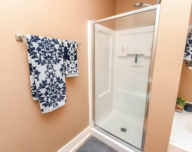 10735 Cobblecreek Way - Photo Thumbnail 16