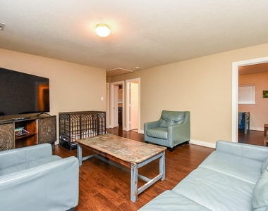 10735 Cobblecreek Way - Photo Thumbnail 20