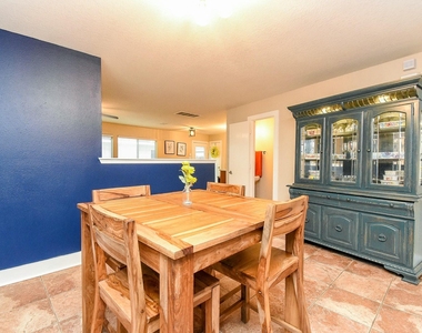 10735 Cobblecreek Way - Photo Thumbnail 5