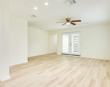 408 Gardenia Street - Photo Thumbnail 10