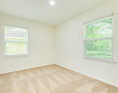 408 Gardenia Street - Photo Thumbnail 16