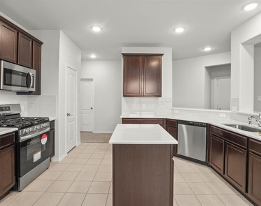 8414 Red Shiner Way - Photo Thumbnail 10