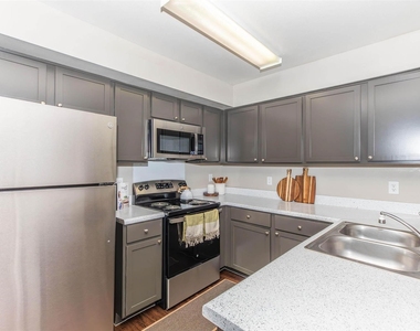 1088 Park Plaza Drive - Photo Thumbnail 2