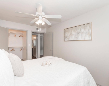 1088 Park Plaza Drive - Photo Thumbnail 14