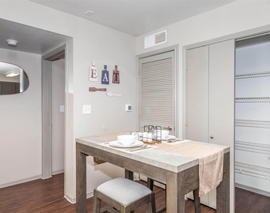 1088 Park Plaza Drive - Photo Thumbnail 6