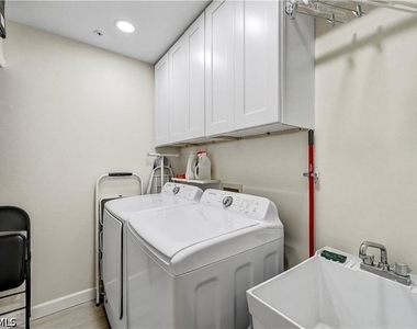 13900 Southampton Drive - Photo Thumbnail 14