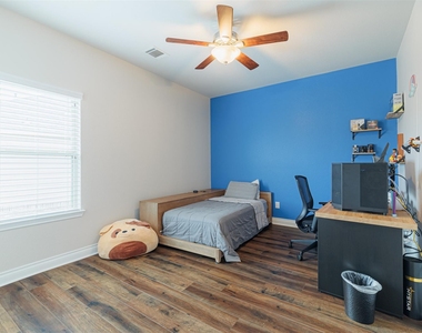 3530 Auburn Creek Circle - Photo Thumbnail 21
