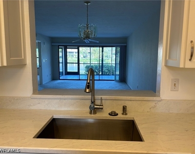 513 Lake Louise Circle - Photo Thumbnail 5