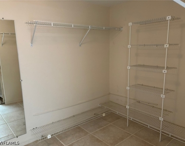 513 Lake Louise Circle - Photo Thumbnail 11