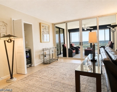 5601 Turtle Bay Drive - Photo Thumbnail 8