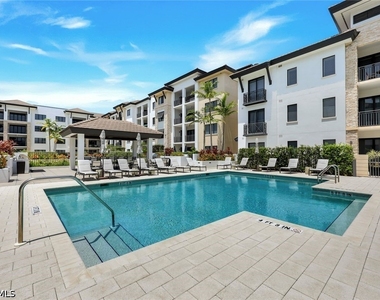 1135 3rd Avenue S - Photo Thumbnail 3