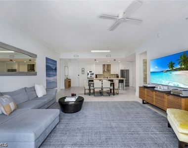 1135 3rd Avenue S - Photo Thumbnail 4