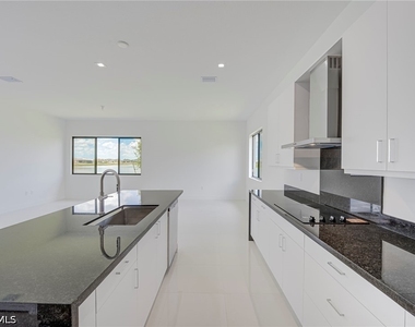 4775 Quercia Drive - Photo Thumbnail 13
