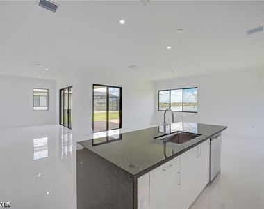 4775 Quercia Drive - Photo Thumbnail 14
