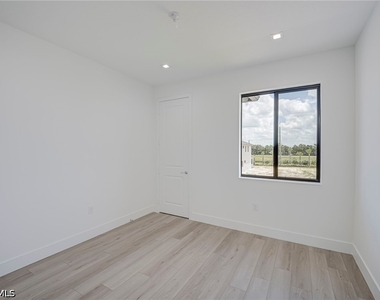 4775 Quercia Drive - Photo Thumbnail 25