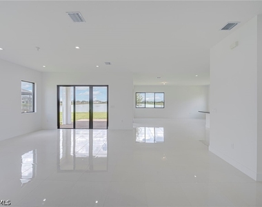 4775 Quercia Drive - Photo Thumbnail 3