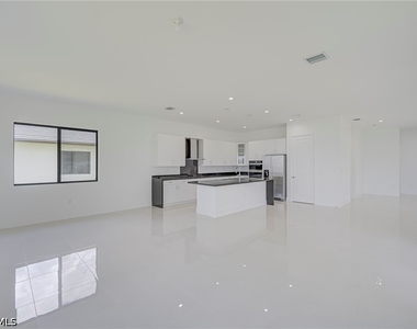 4775 Quercia Drive - Photo Thumbnail 10