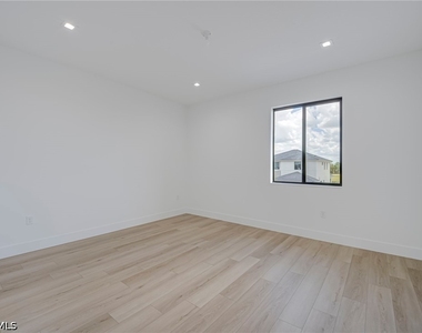 4775 Quercia Drive - Photo Thumbnail 32