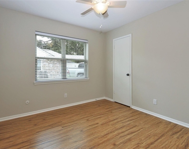 2315 Eaglerock - Photo Thumbnail 16