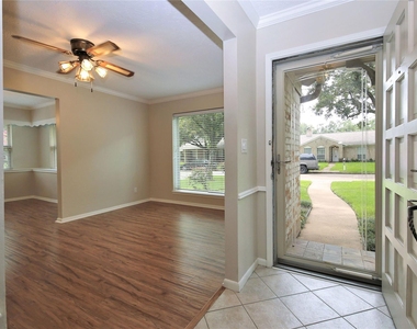 2315 Eaglerock - Photo Thumbnail 3