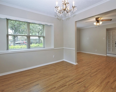 2315 Eaglerock - Photo Thumbnail 12