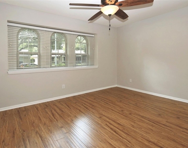 2315 Eaglerock - Photo Thumbnail 13
