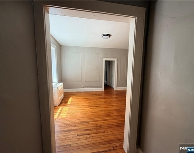16 Irving - Photo Thumbnail 8