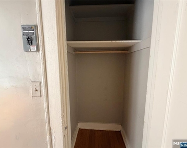 16 Irving - Photo Thumbnail 4