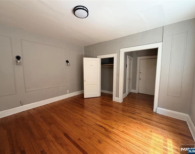 16 Irving - Photo Thumbnail 5