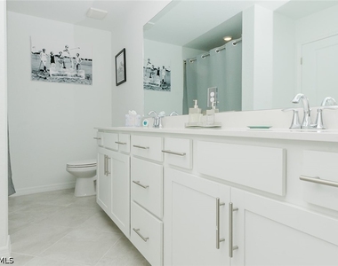 15835 Green Acres Avenue - Photo Thumbnail 27
