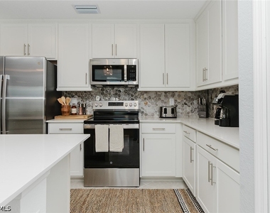 15835 Green Acres Avenue - Photo Thumbnail 12