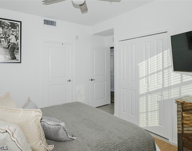 15835 Green Acres Avenue - Photo Thumbnail 26