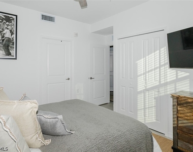 15835 Green Acres Avenue - Photo Thumbnail 25