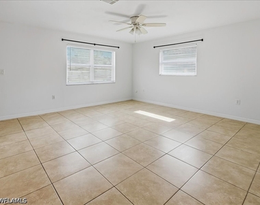 646 99th Avenue N - Photo Thumbnail 5