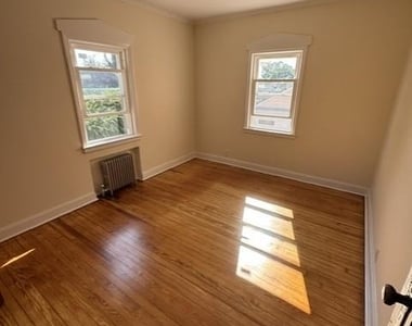 429 Macarthur - Photo Thumbnail 4