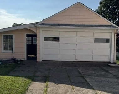 429 Macarthur - Photo Thumbnail 12
