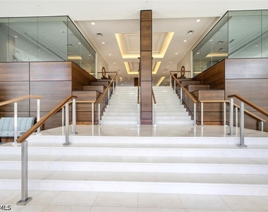 60 Seagate Drive - Photo Thumbnail 3
