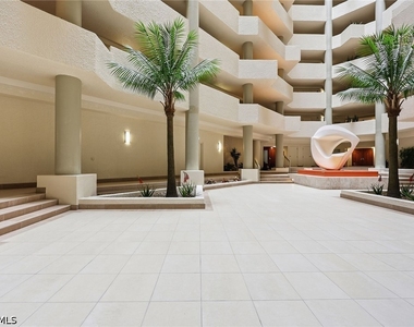 4551 Gulf Shore Boulevard N - Photo Thumbnail 8