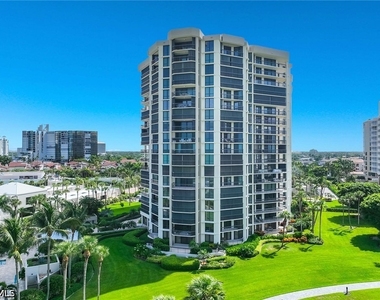 4551 Gulf Shore Boulevard N - Photo Thumbnail 3