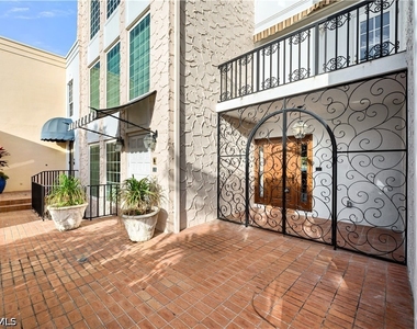 4000 Gulf Shore Boulevard N - Photo Thumbnail 3