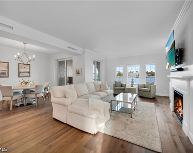 4000 Gulf Shore Boulevard N - Photo Thumbnail 5